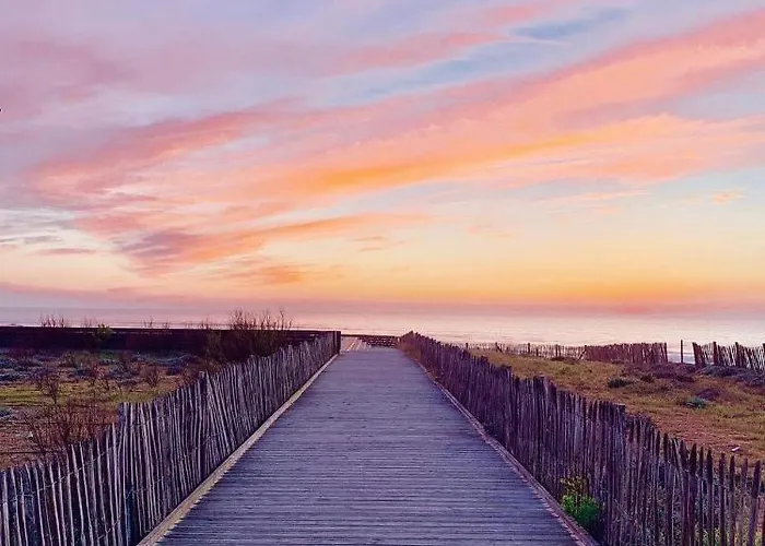 Le Neptune קונטיס-לה-בן