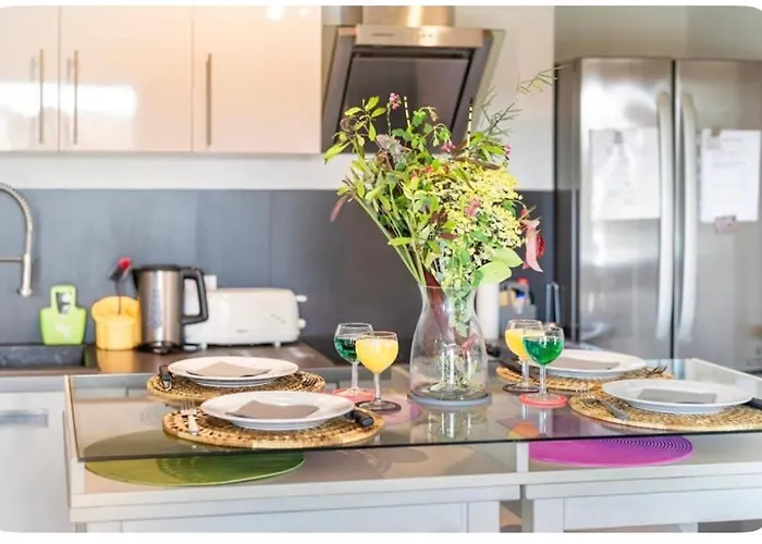 Le Neptune קונטיס-לה-בן