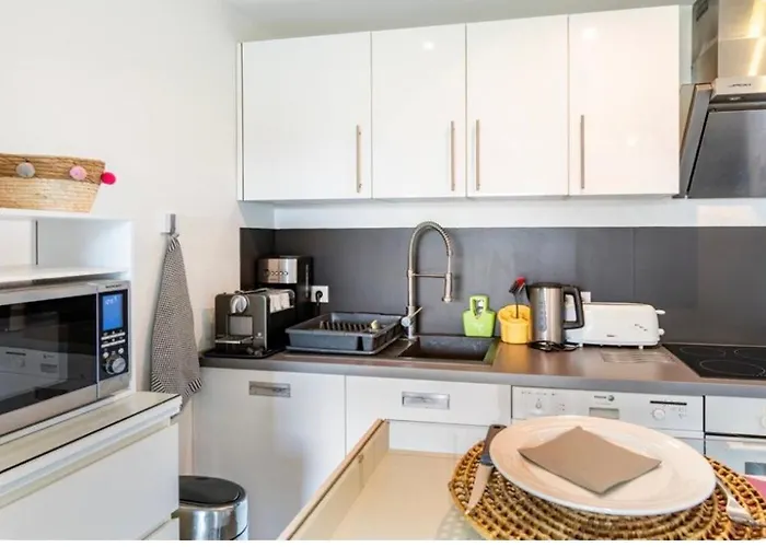 Le Neptune * קונטיס-לה-בן